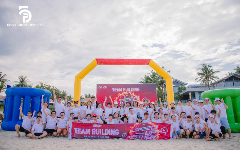 tổ chức teambuilding