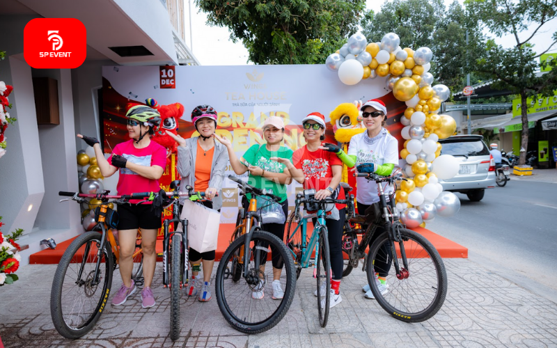 chi phí tổ chức khai trương
