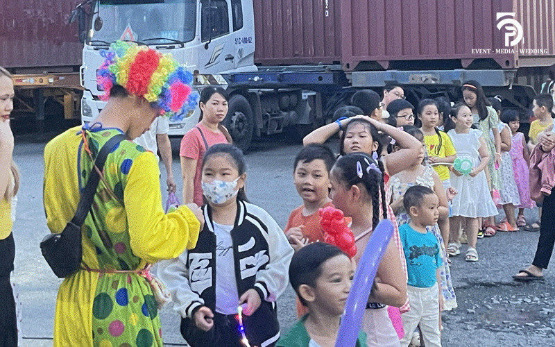 Chú hề bong bóng