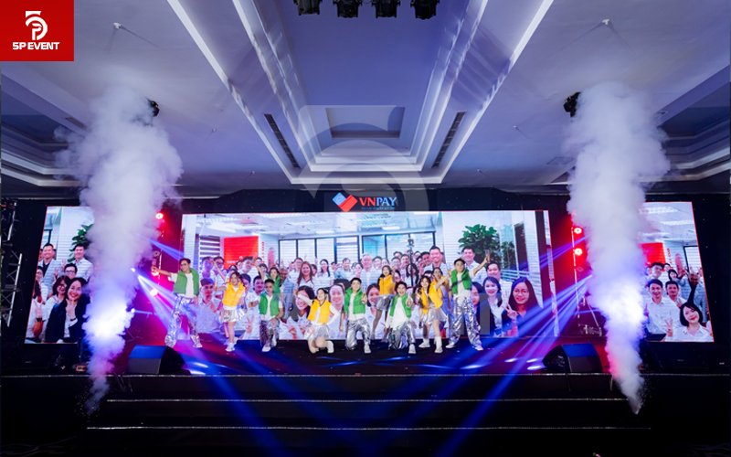 BÁO GIÁ TỔ CHỨC TIỆC CUỐI NĂM 2025 – CHI PHÍ CHI TIẾT & CÁCH TỐI ƯU NGÂN SÁCH