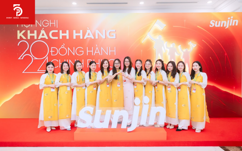 KỊCH BẢN KÈM LỜI DẪN TỔ CHỨC CHƯƠNG TRÌNH HỘI NGHỊ KHÁCH HÀNG