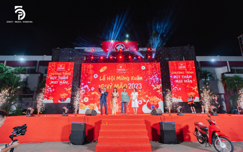 NHỮNG ĐIỀU CẦN TRÁNH KHI CHỌN ĐỊA ĐIỂM TỔ CHỨC YEAR END PARTY NGOÀI TRỜI